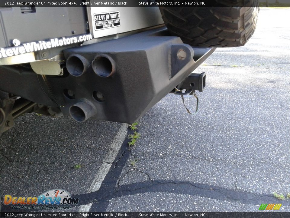 2012 Jeep Wrangler Unlimited Sport 4x4 Bright Silver Metallic / Black Photo #28