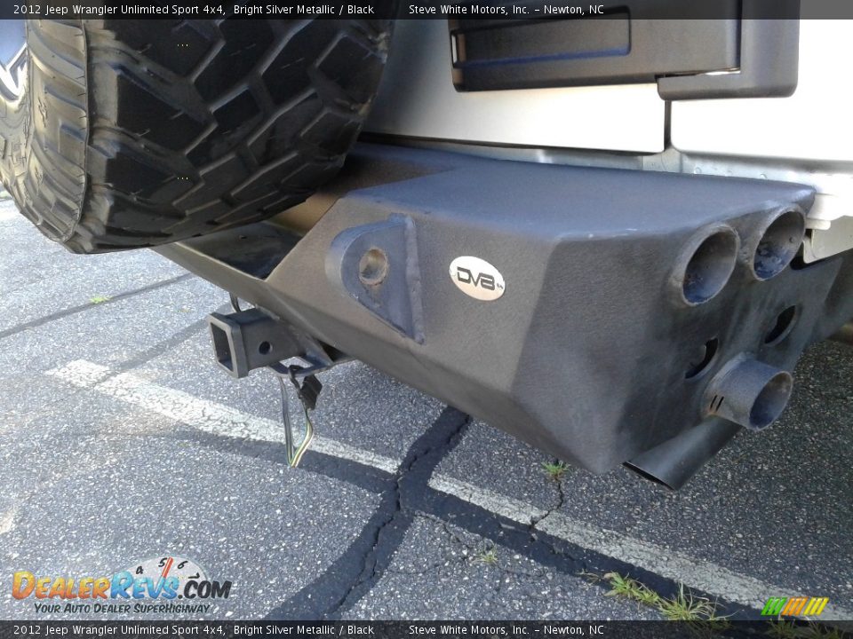 2012 Jeep Wrangler Unlimited Sport 4x4 Bright Silver Metallic / Black Photo #29