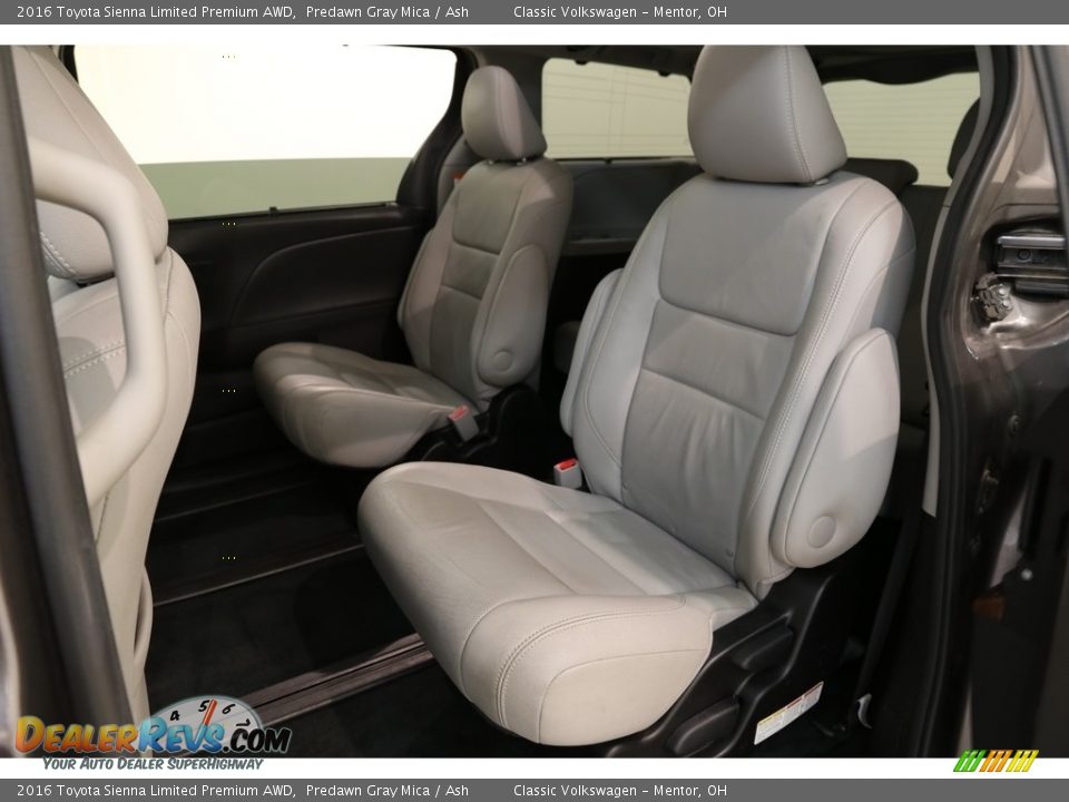 2016 Toyota Sienna Limited Premium AWD Predawn Gray Mica / Ash Photo #24