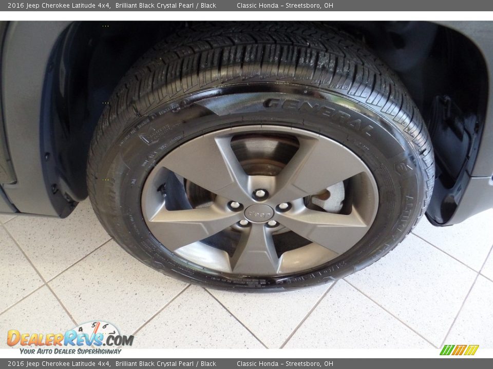 2016 Jeep Cherokee Latitude 4x4 Brilliant Black Crystal Pearl / Black Photo #5