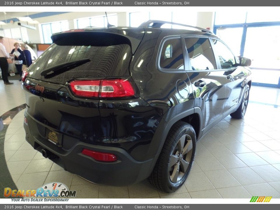 2016 Jeep Cherokee Latitude 4x4 Brilliant Black Crystal Pearl / Black Photo #8