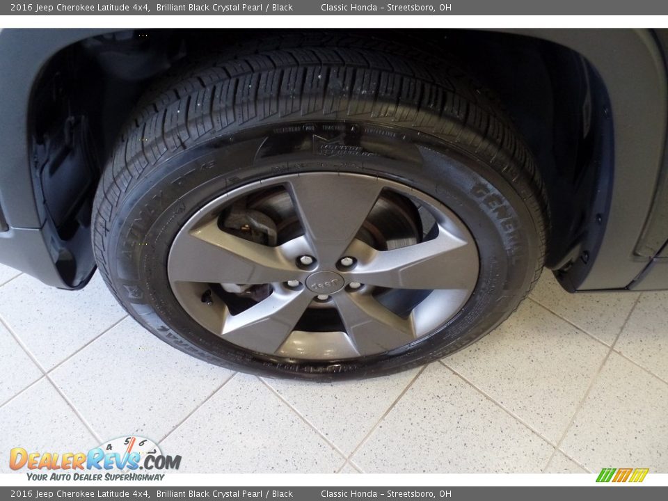 2016 Jeep Cherokee Latitude 4x4 Brilliant Black Crystal Pearl / Black Photo #13