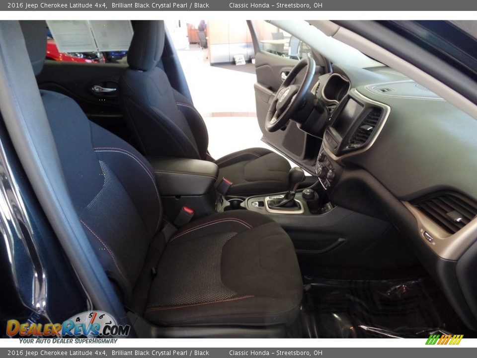 2016 Jeep Cherokee Latitude 4x4 Brilliant Black Crystal Pearl / Black Photo #17