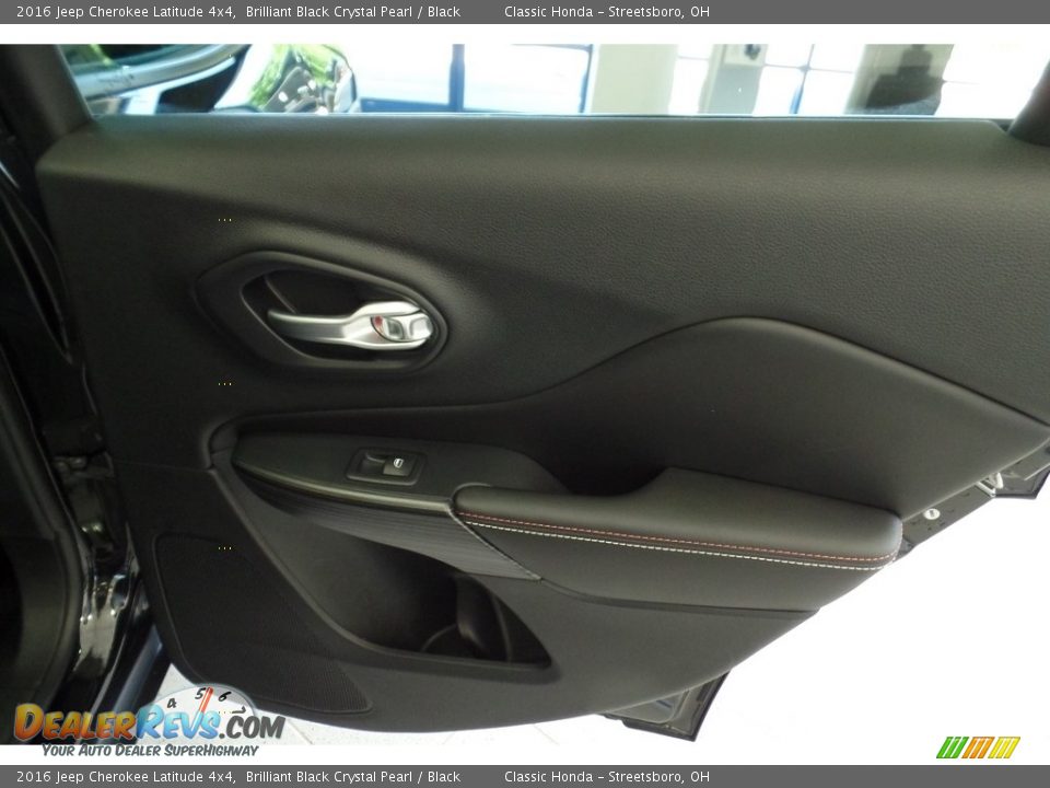 2016 Jeep Cherokee Latitude 4x4 Brilliant Black Crystal Pearl / Black Photo #20