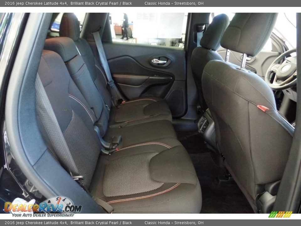 2016 Jeep Cherokee Latitude 4x4 Brilliant Black Crystal Pearl / Black Photo #22