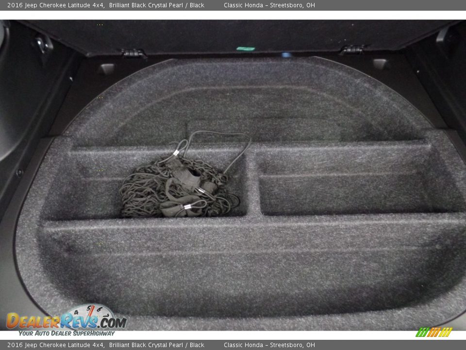 2016 Jeep Cherokee Latitude 4x4 Brilliant Black Crystal Pearl / Black Photo #24