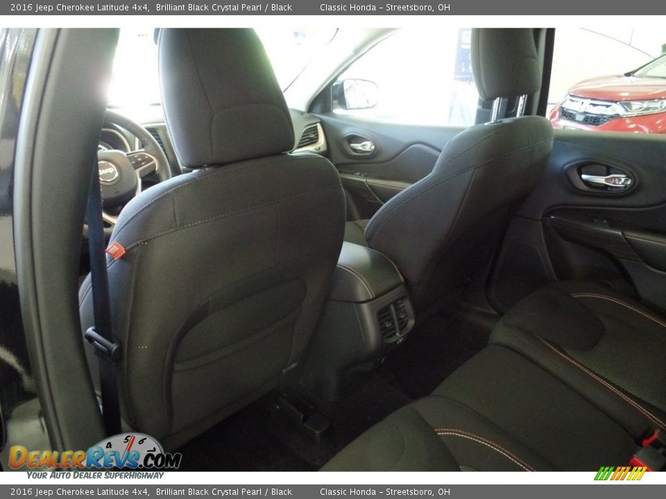 2016 Jeep Cherokee Latitude 4x4 Brilliant Black Crystal Pearl / Black Photo #26