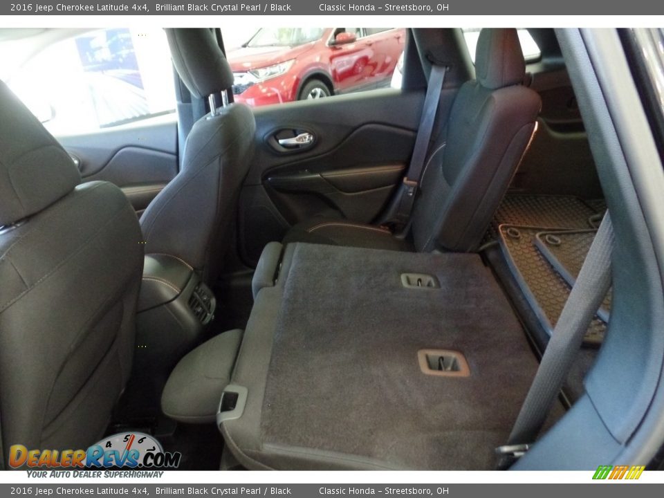 2016 Jeep Cherokee Latitude 4x4 Brilliant Black Crystal Pearl / Black Photo #28