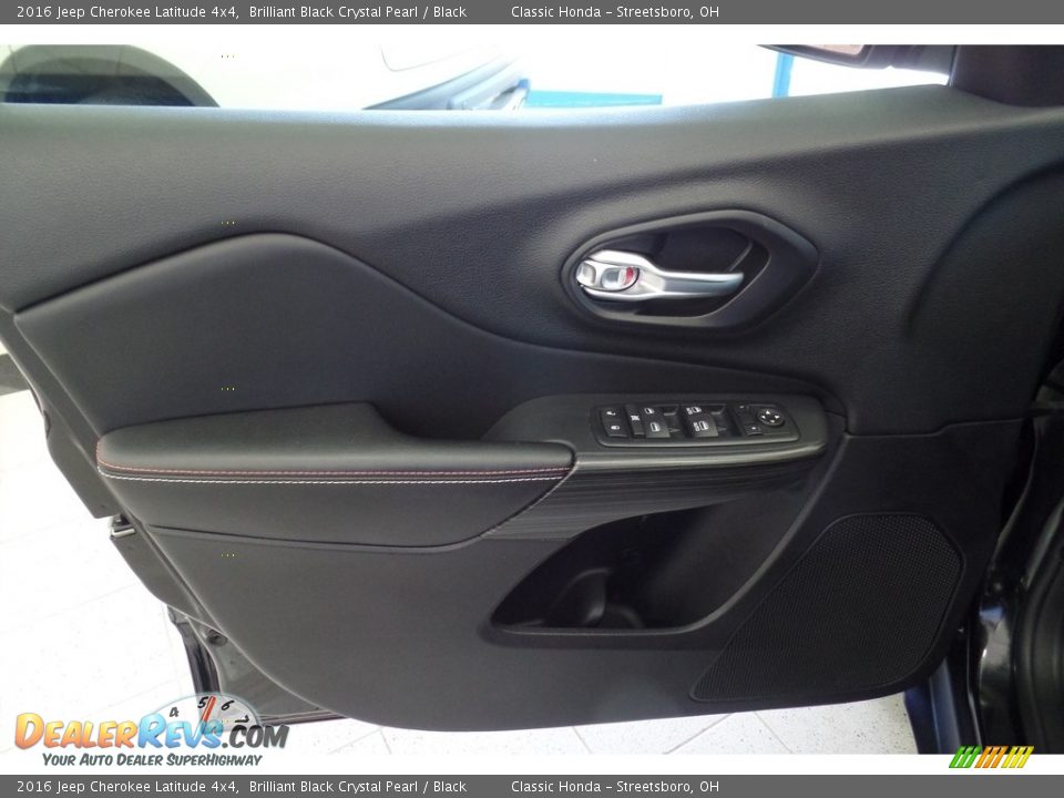 2016 Jeep Cherokee Latitude 4x4 Brilliant Black Crystal Pearl / Black Photo #29
