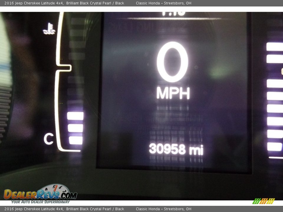 2016 Jeep Cherokee Latitude 4x4 Brilliant Black Crystal Pearl / Black Photo #34