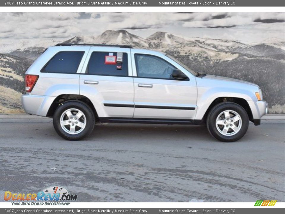 2007 Jeep Grand Cherokee Laredo 4x4 Bright Silver Metallic / Medium Slate Gray Photo #2