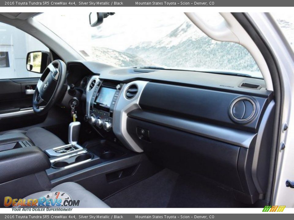 2016 Toyota Tundra SR5 CrewMax 4x4 Silver Sky Metallic / Black Photo #16