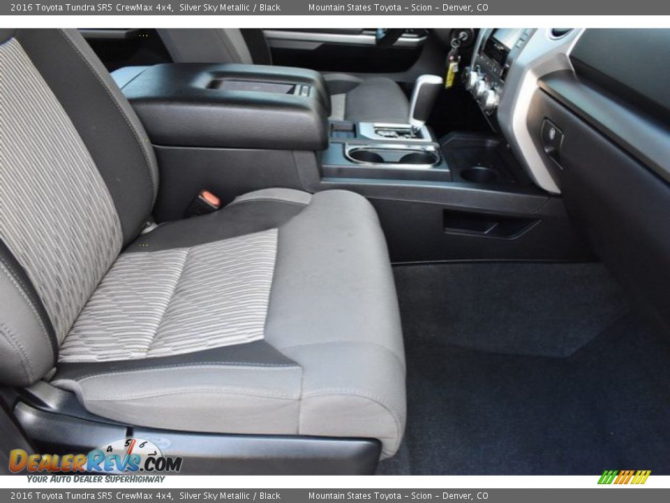 2016 Toyota Tundra SR5 CrewMax 4x4 Silver Sky Metallic / Black Photo #17