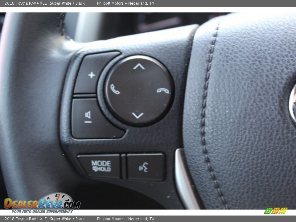 2018 Toyota RAV4 XLE Super White / Black Photo #11