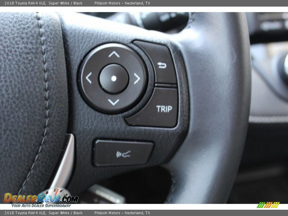 2018 Toyota RAV4 XLE Super White / Black Photo #12