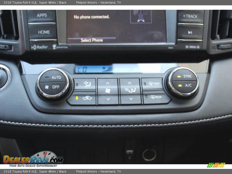 2018 Toyota RAV4 XLE Super White / Black Photo #16