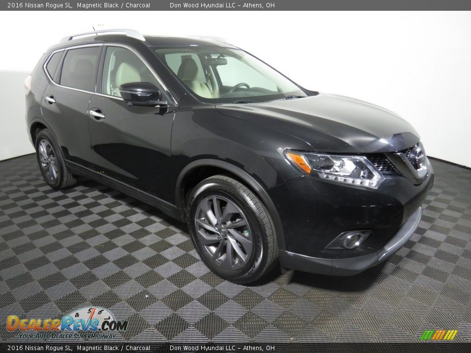 2016 Nissan Rogue SL Magnetic Black / Charcoal Photo #2
