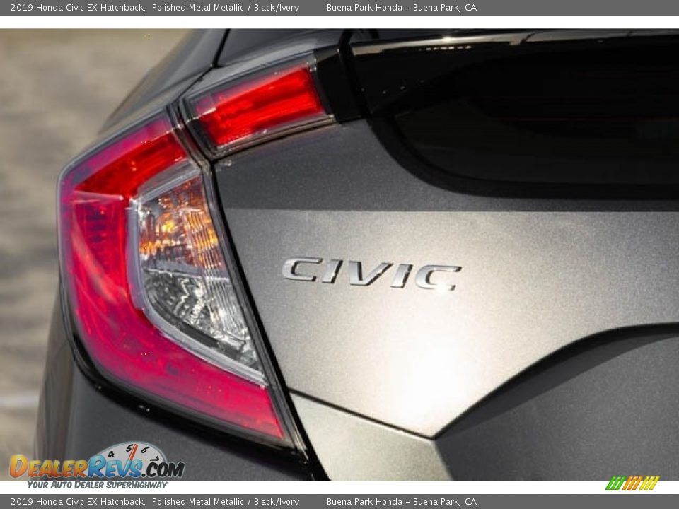 2019 Honda Civic EX Hatchback Polished Metal Metallic / Black/Ivory Photo #6