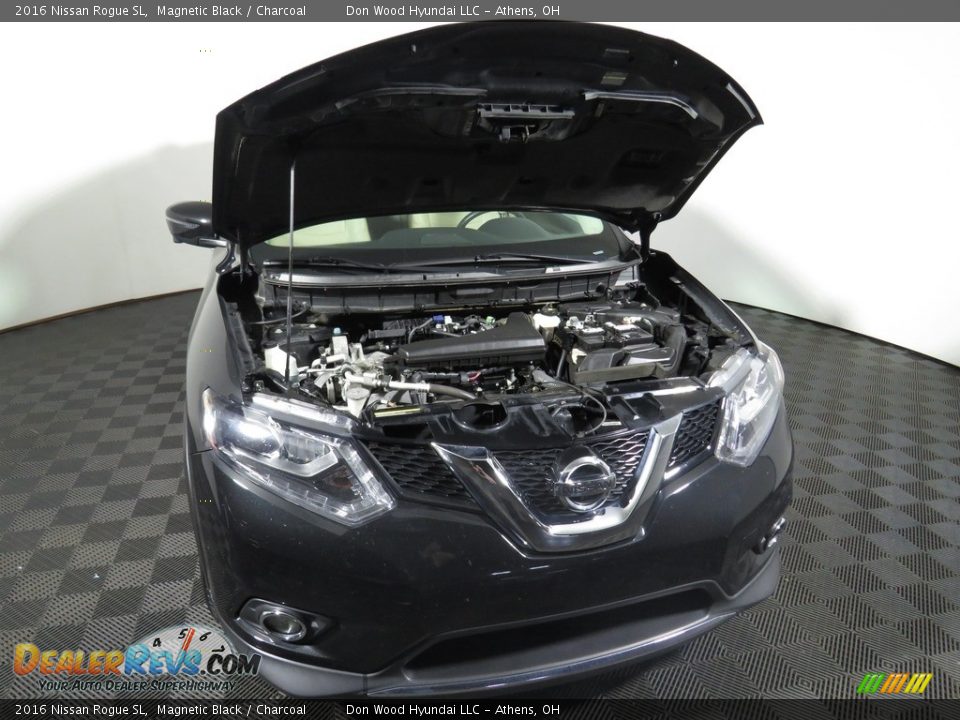 2016 Nissan Rogue SL Magnetic Black / Charcoal Photo #5