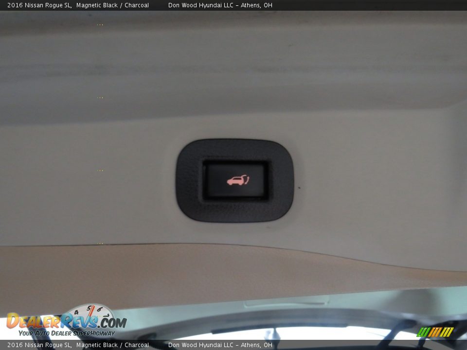 2016 Nissan Rogue SL Magnetic Black / Charcoal Photo #13