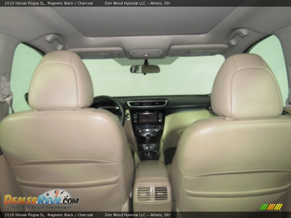 2016 Nissan Rogue SL Magnetic Black / Charcoal Photo #15