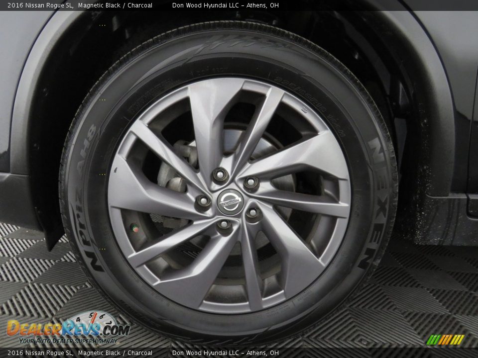 2016 Nissan Rogue SL Magnetic Black / Charcoal Photo #20
