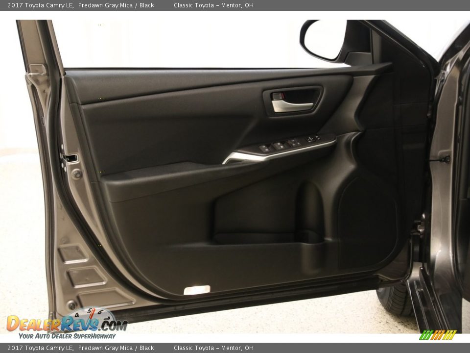 2017 Toyota Camry LE Predawn Gray Mica / Black Photo #4