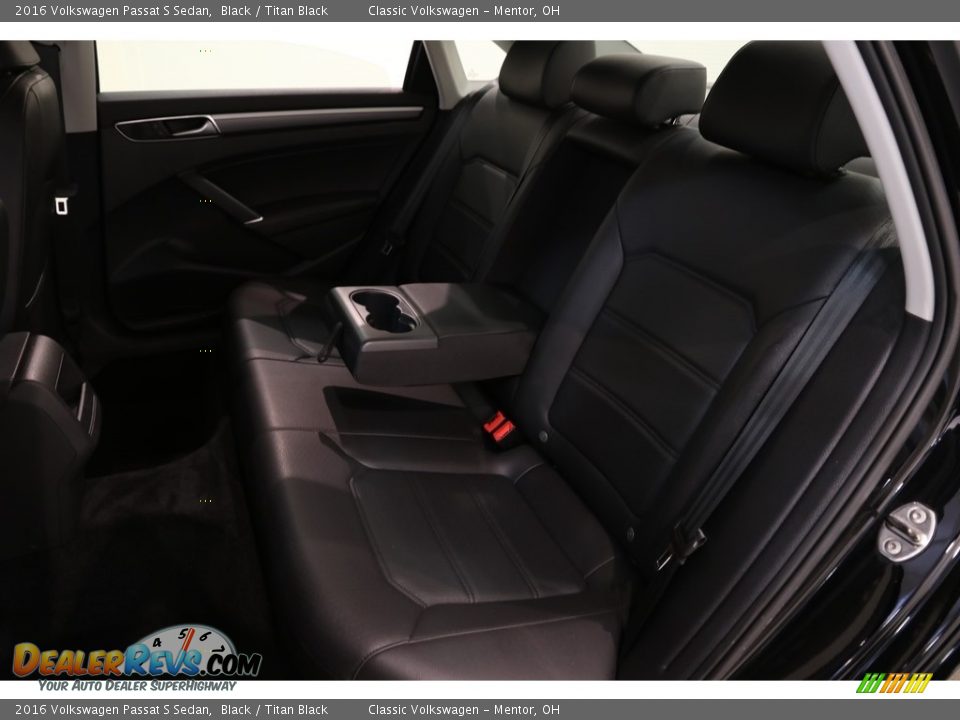 2016 Volkswagen Passat S Sedan Black / Titan Black Photo #17