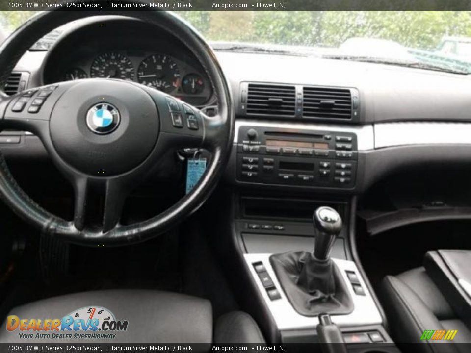 2005 BMW 3 Series 325xi Sedan Titanium Silver Metallic / Black Photo #12