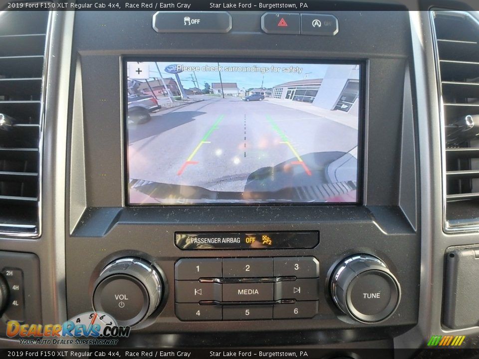 Controls of 2019 Ford F150 XLT Regular Cab 4x4 Photo #20