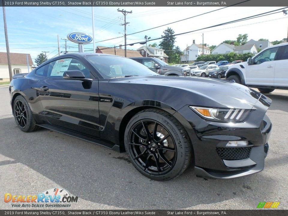 Front 3/4 View of 2019 Ford Mustang Shelby GT350 Photo #4