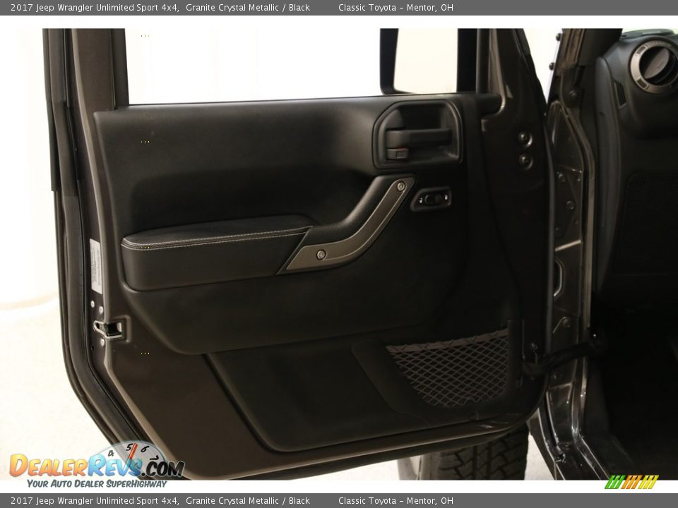 2017 Jeep Wrangler Unlimited Sport 4x4 Granite Crystal Metallic / Black Photo #4
