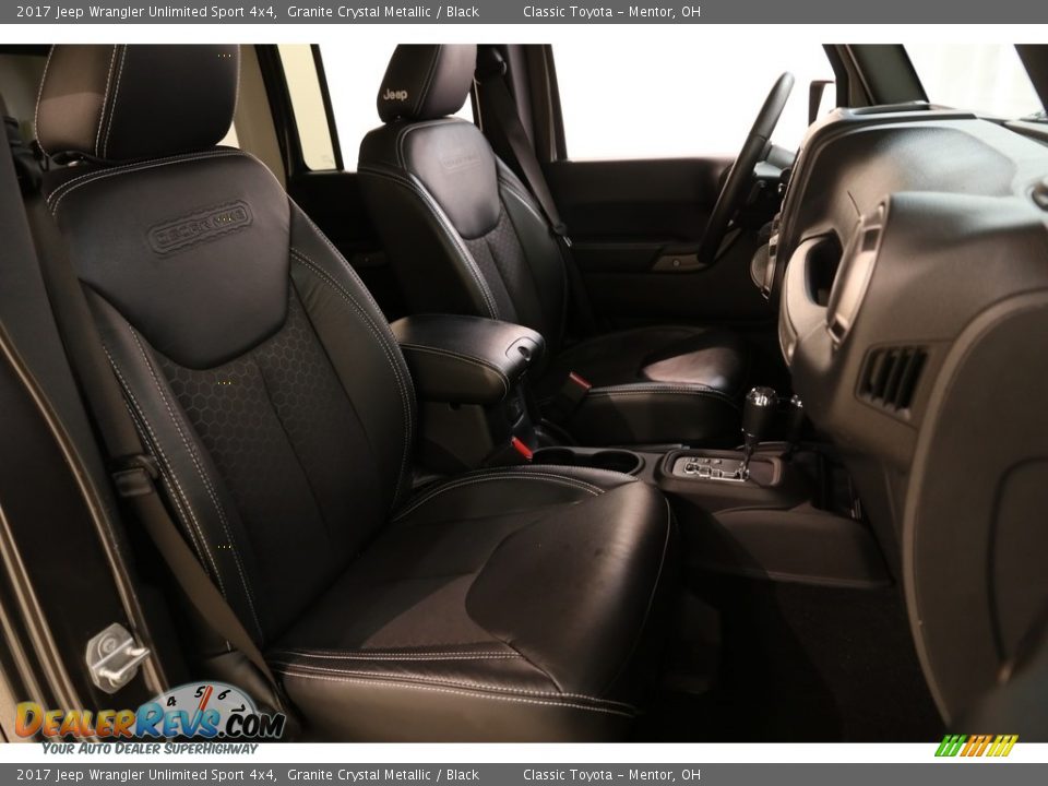 2017 Jeep Wrangler Unlimited Sport 4x4 Granite Crystal Metallic / Black Photo #15