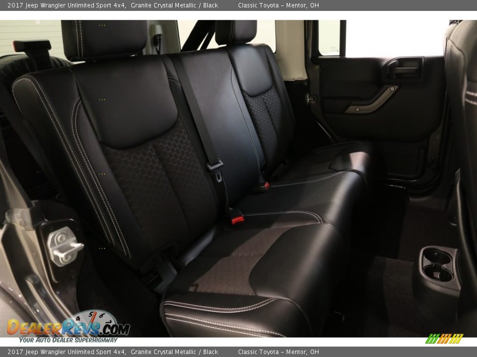 2017 Jeep Wrangler Unlimited Sport 4x4 Granite Crystal Metallic / Black Photo #16