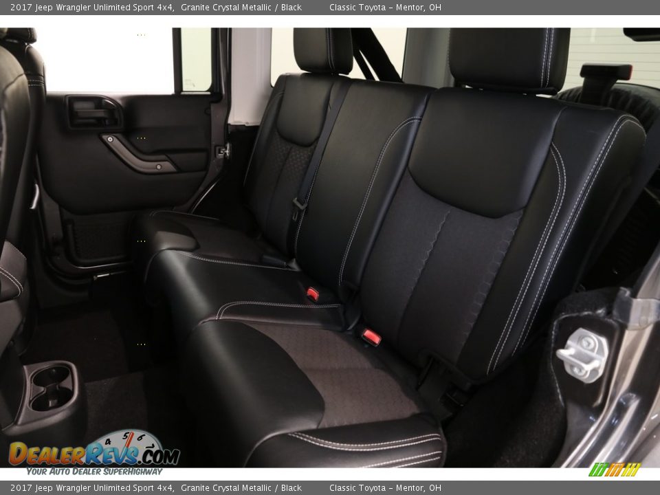2017 Jeep Wrangler Unlimited Sport 4x4 Granite Crystal Metallic / Black Photo #17