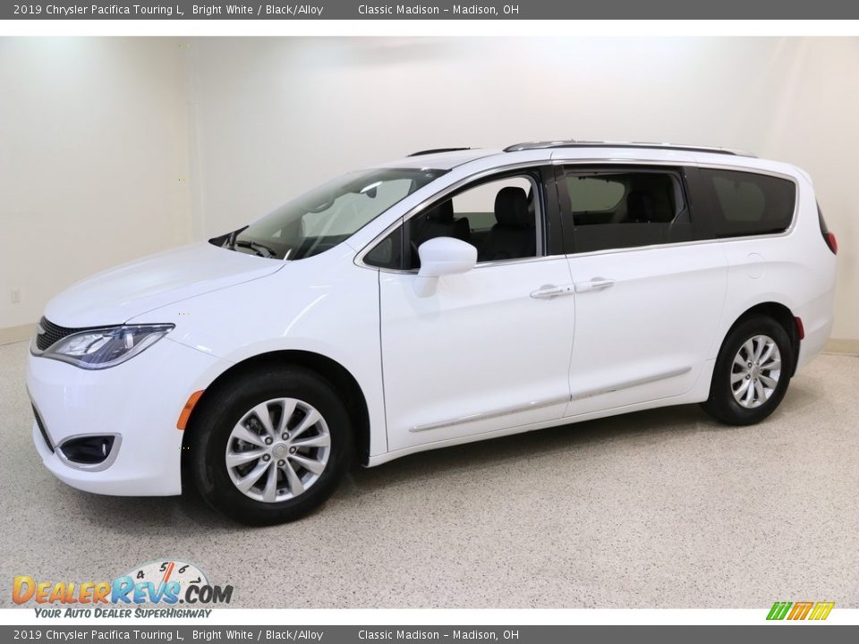 2019 Chrysler Pacifica Touring L Bright White / Black/Alloy Photo #3