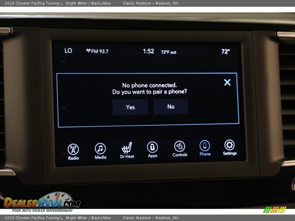 2019 Chrysler Pacifica Touring L Bright White / Black/Alloy Photo #12