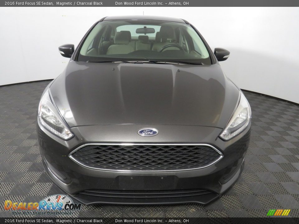 2016 Ford Focus SE Sedan Magnetic / Charcoal Black Photo #4