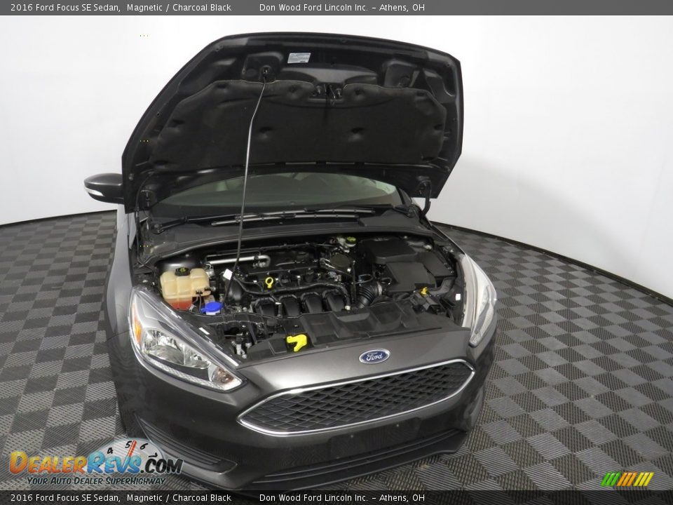2016 Ford Focus SE Sedan Magnetic / Charcoal Black Photo #5