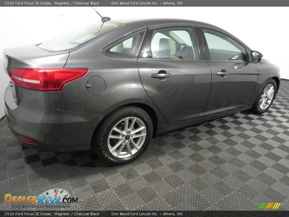 2016 Ford Focus SE Sedan Magnetic / Charcoal Black Photo #13