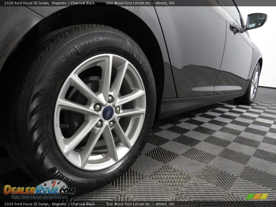 2016 Ford Focus SE Sedan Magnetic / Charcoal Black Photo #14