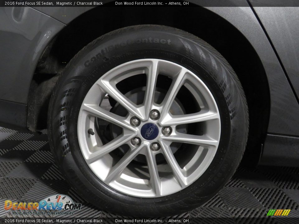 2016 Ford Focus SE Sedan Magnetic / Charcoal Black Photo #15