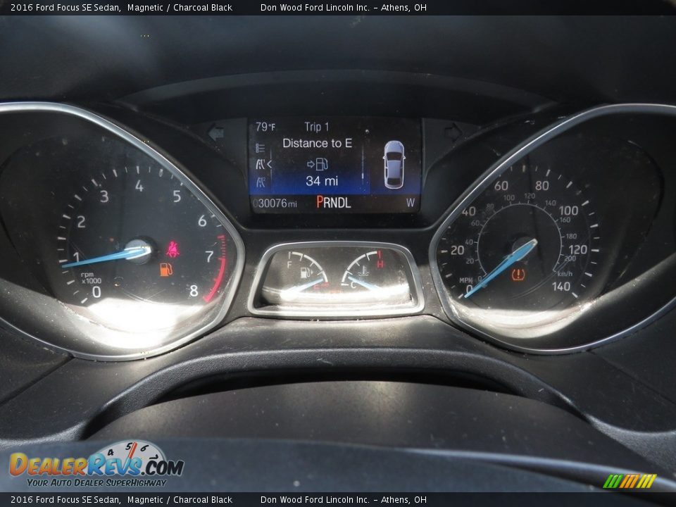 2016 Ford Focus SE Sedan Magnetic / Charcoal Black Photo #30