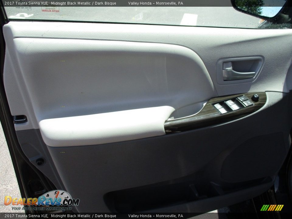2017 Toyota Sienna XLE Midnight Black Metallic / Dark Bisque Photo #10