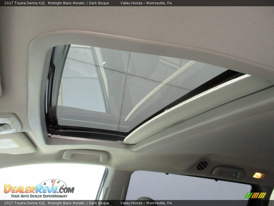 2017 Toyota Sienna XLE Midnight Black Metallic / Dark Bisque Photo #11