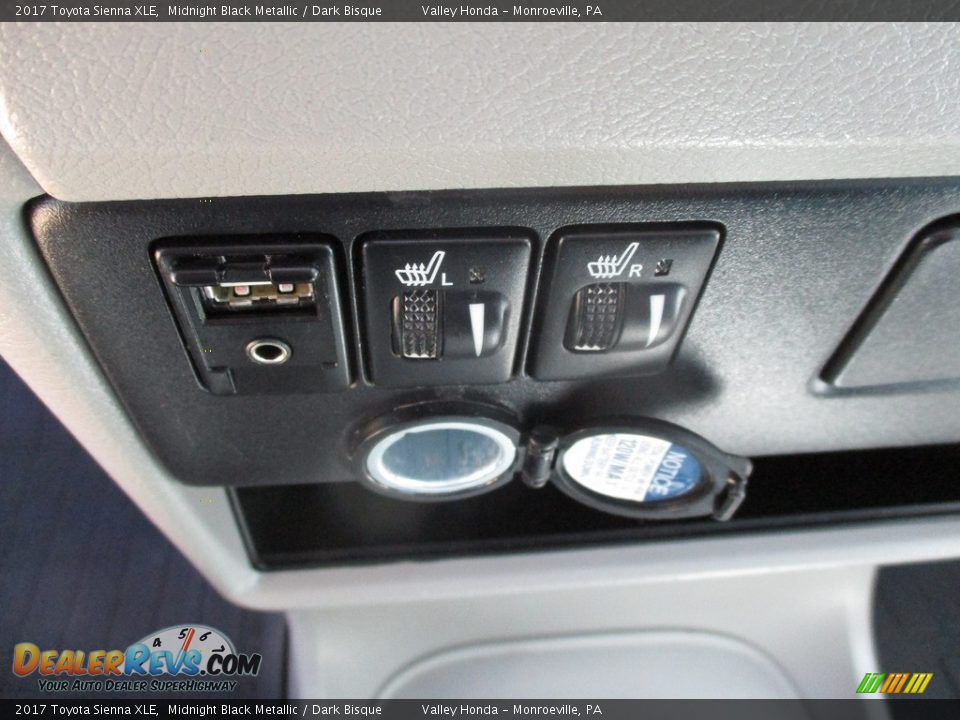 2017 Toyota Sienna XLE Midnight Black Metallic / Dark Bisque Photo #18