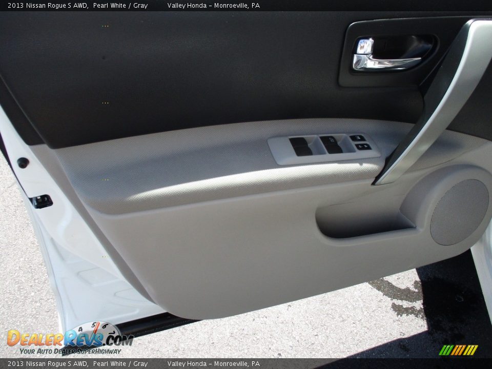 2013 Nissan Rogue S AWD Pearl White / Gray Photo #11
