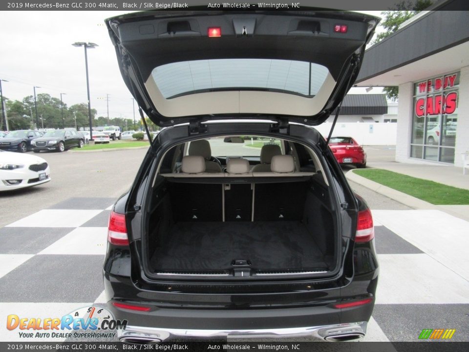2019 Mercedes-Benz GLC 300 4Matic Black / Silk Beige/Black Photo #5