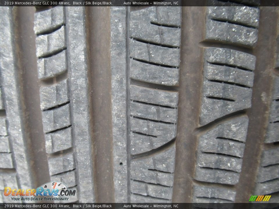 2019 Mercedes-Benz GLC 300 4Matic Black / Silk Beige/Black Photo #9