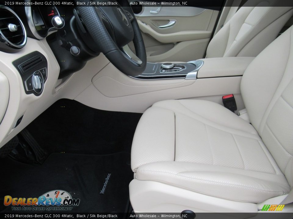 2019 Mercedes-Benz GLC 300 4Matic Black / Silk Beige/Black Photo #10